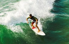 【C7娱乐】体育早报，知耻后勇不留遗憾，钢铁篮球队逆袭夺冠铸传奇